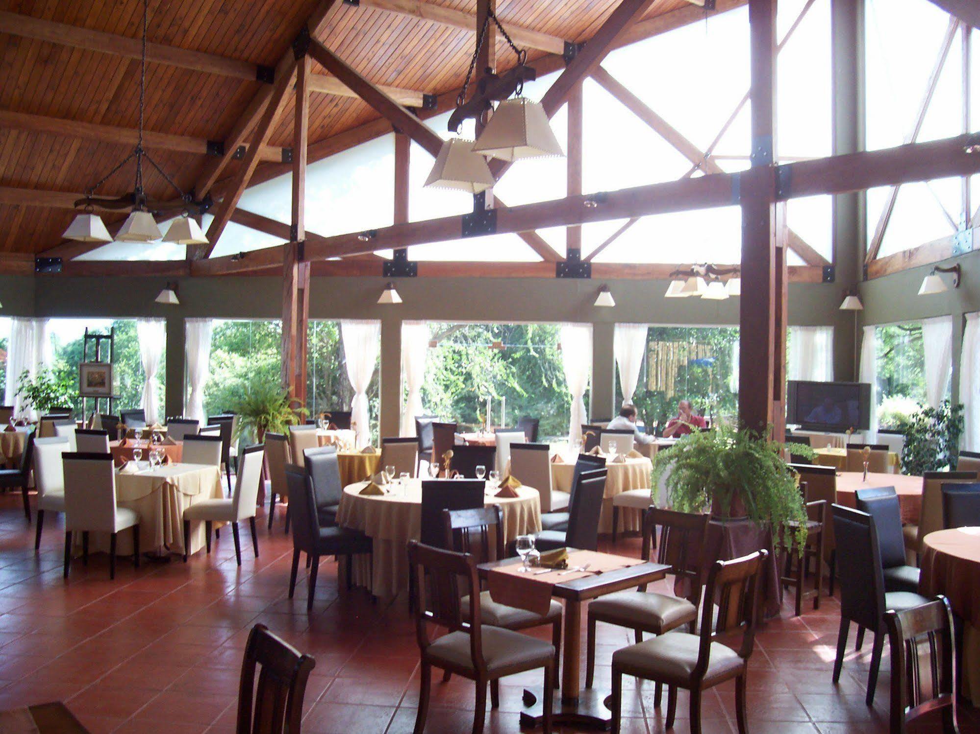 Howard Johnson Hotel & Spa ויז'ה חנראל בלגרנו מראה חיצוני תמונה